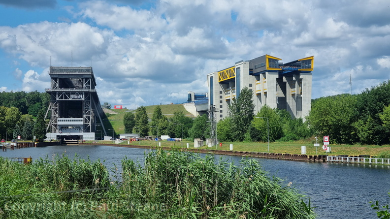 Niederfinow ship lifts